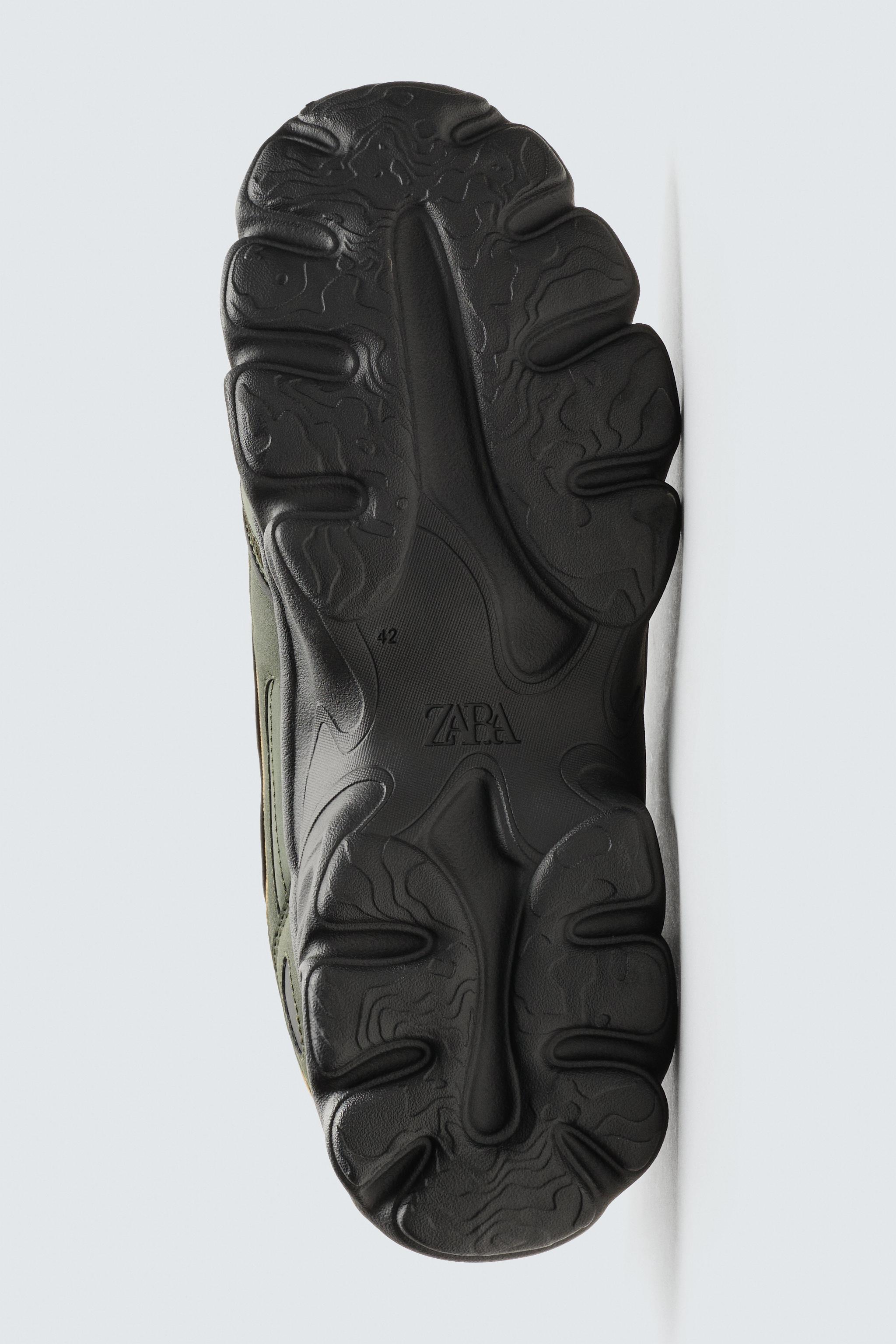 CHUNKY SOLE SNEAKERS